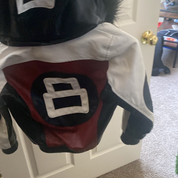 Run small - Picture 4 of 4